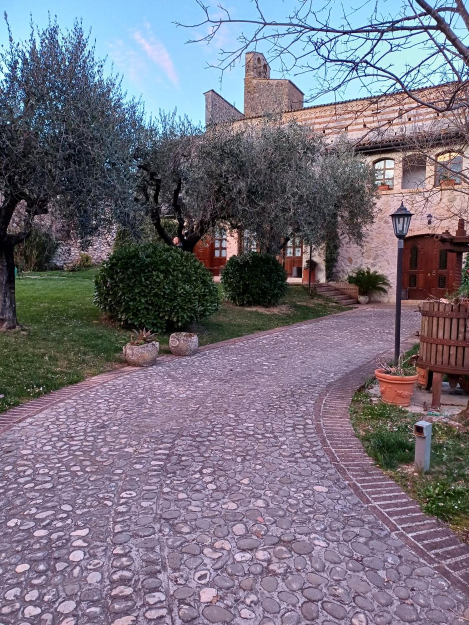 Agriturismo San Giovanni Ad Insulam Isola del Gran Sasso dʼItalia Kültér fotó