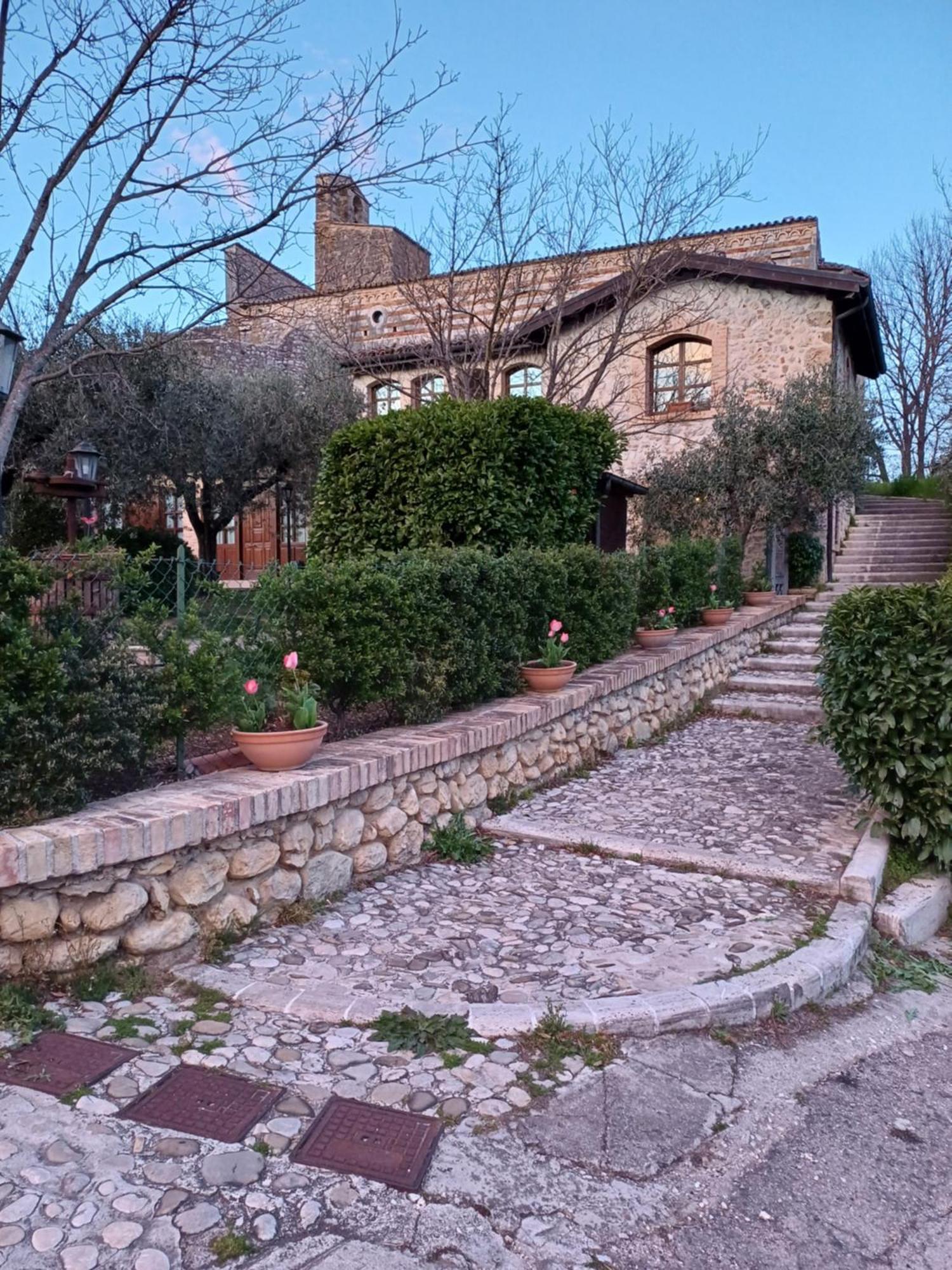 Agriturismo San Giovanni Ad Insulam Isola del Gran Sasso dʼItalia Kültér fotó
