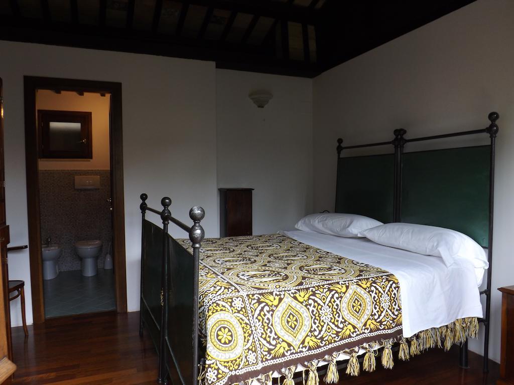Agriturismo San Giovanni Ad Insulam Isola del Gran Sasso dʼItalia Szoba fotó