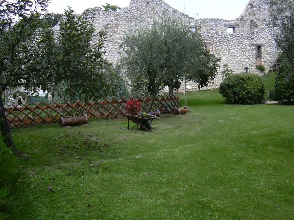 Agriturismo San Giovanni Ad Insulam Isola del Gran Sasso dʼItalia Kültér fotó