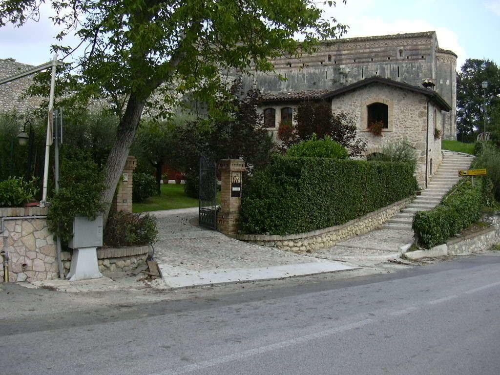 Agriturismo San Giovanni Ad Insulam Isola del Gran Sasso dʼItalia Kültér fotó